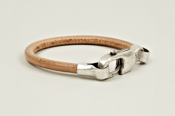 maison-martin-margiela-2012-pre-fall-brass-and-leather-bracelet-1
