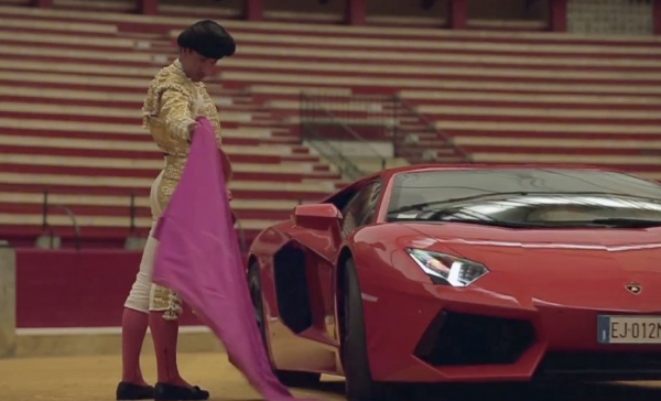 Video: Lamborghini Aventador “Bullfight”