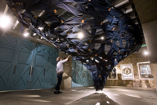 Levi's Sculpture by Ian McChesney