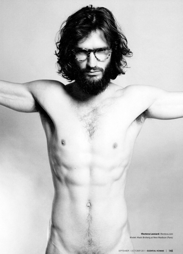 You’d Be Naked Without Those Spectacle(s) by Sabine Villiard