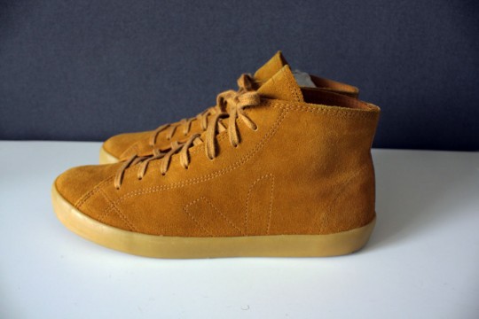 Veja Indigenos High Camel Shoes