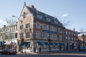 Gant Returns to Yale
