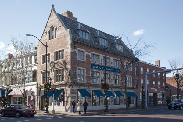 Gant Returns to Yale