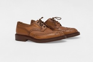 Tricker's Bourton Acorn Antique