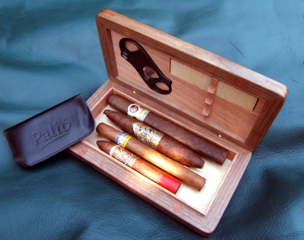 Vanderburgh 'Adventurer' Pocket Humidor
