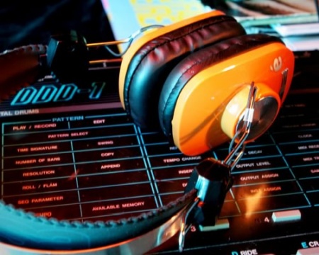 Eskuché – ‘Burnt Control’ Headphones