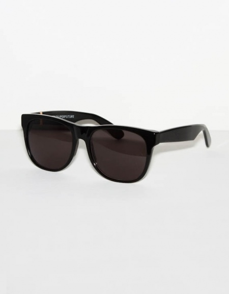 Super Sunglasses – Black Wayfarers